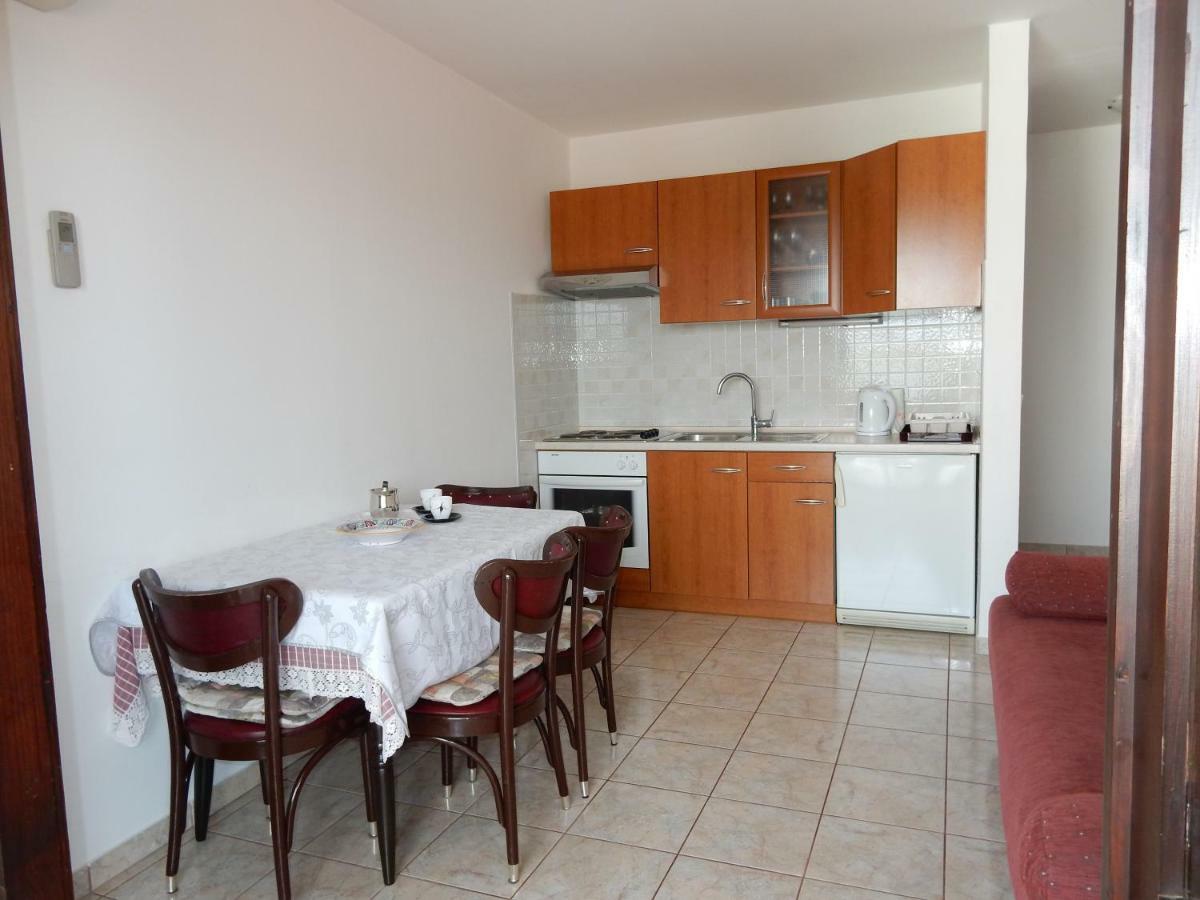 Apartments Indira II Lovište Kültér fotó