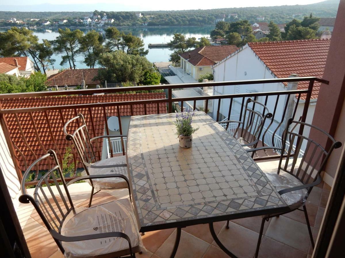 Apartments Indira II Lovište Kültér fotó