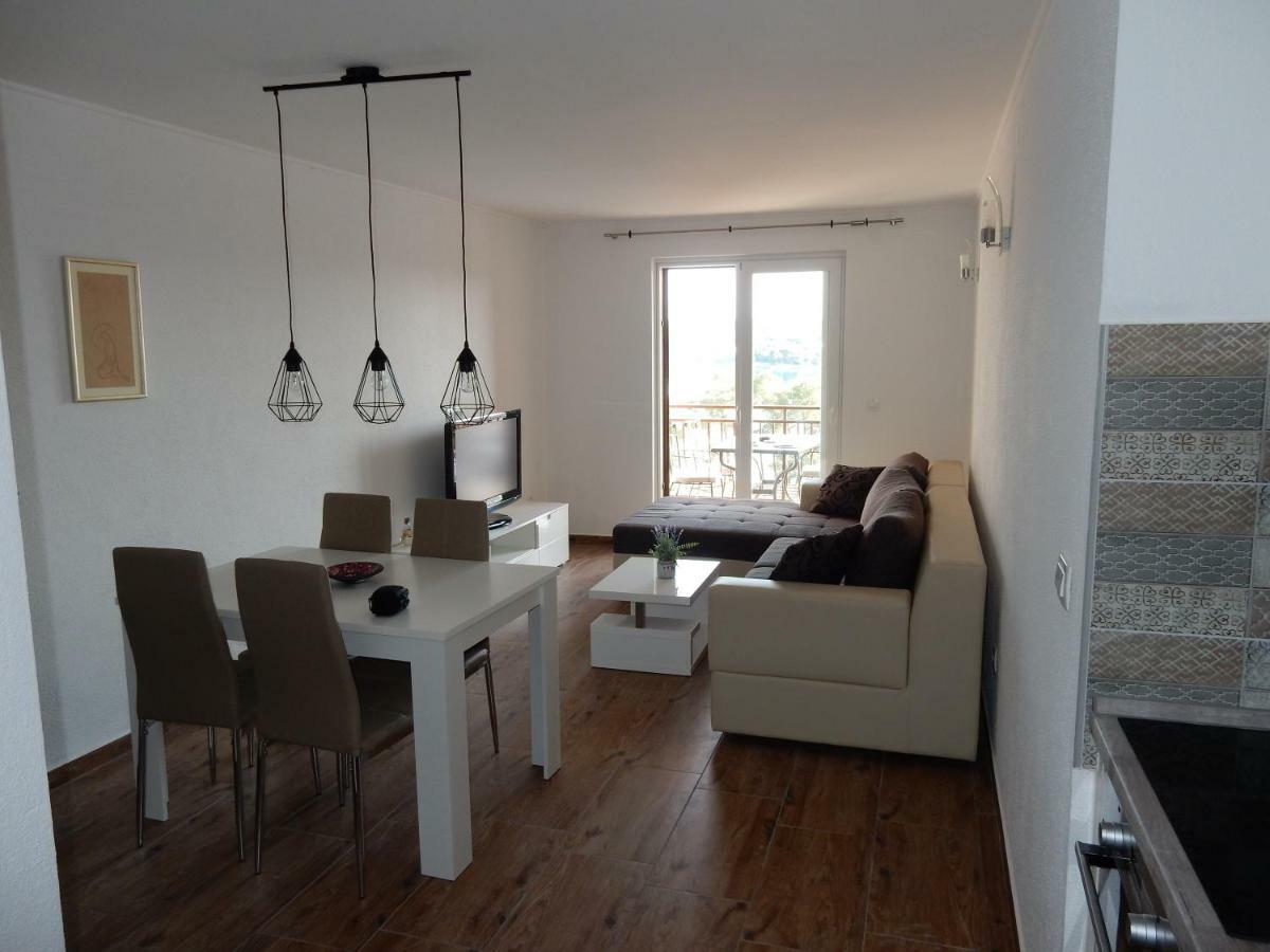 Apartments Indira II Lovište Kültér fotó