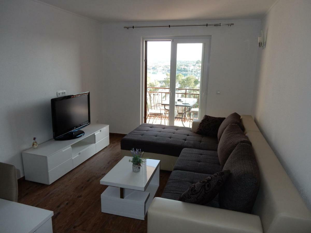 Apartments Indira II Lovište Kültér fotó