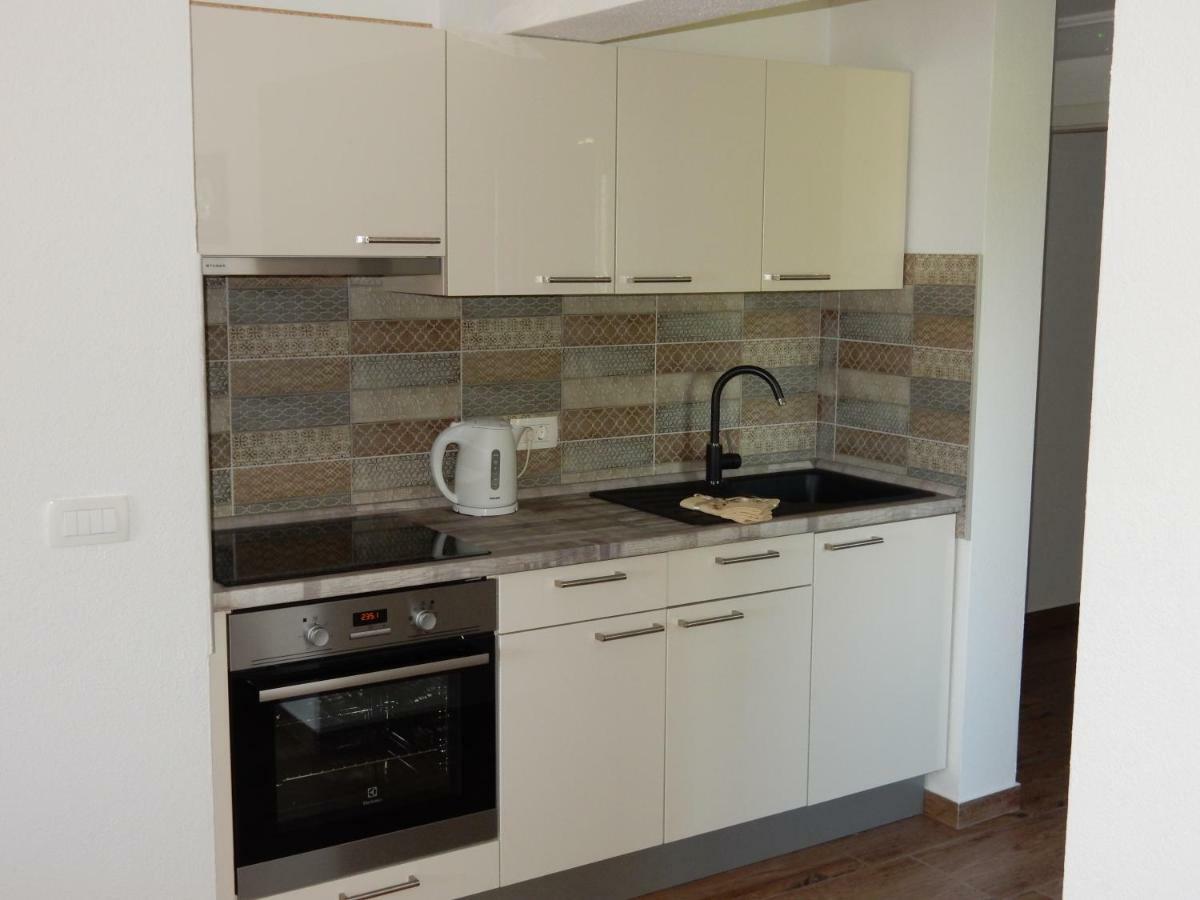Apartments Indira II Lovište Kültér fotó