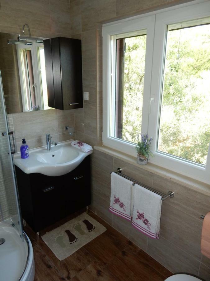Apartments Indira II Lovište Kültér fotó
