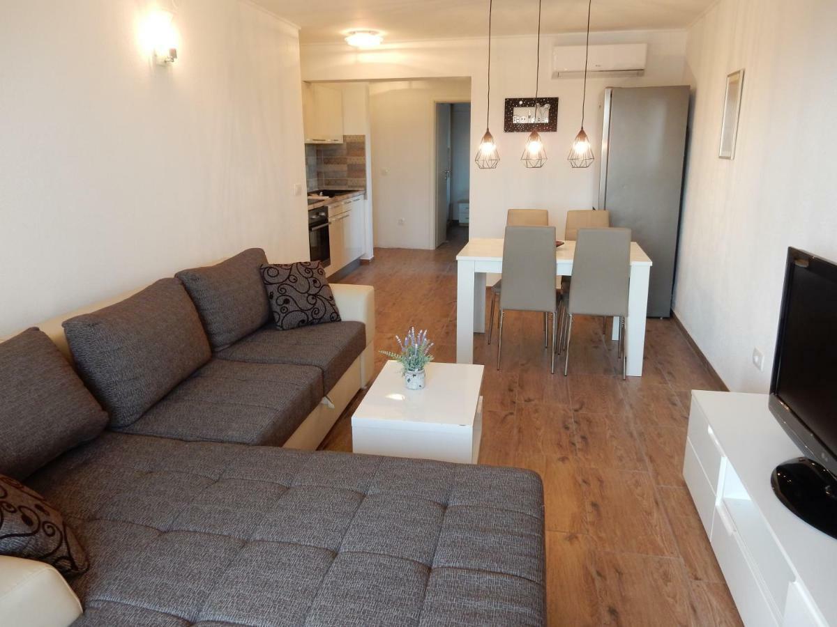 Apartments Indira II Lovište Kültér fotó