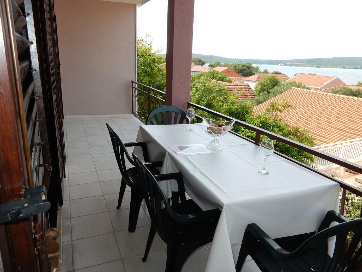 Apartments Indira II Lovište Kültér fotó