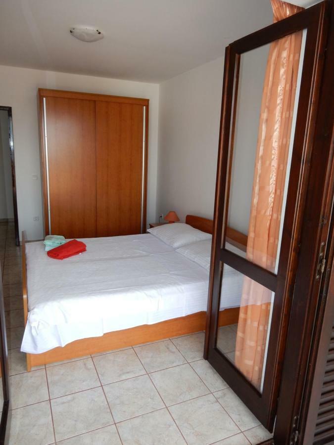 Apartments Indira II Lovište Kültér fotó