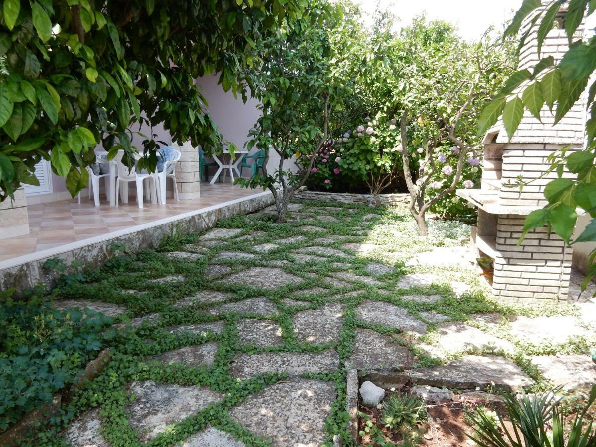 Apartments Indira II Lovište Kültér fotó